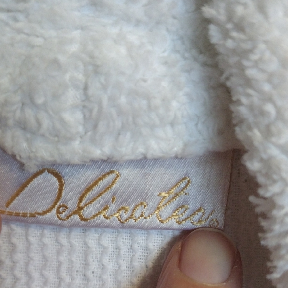 Cozy White Robe - Picture 2 of 2